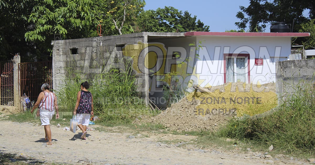 Familias hacinadas en casas de mala calidad