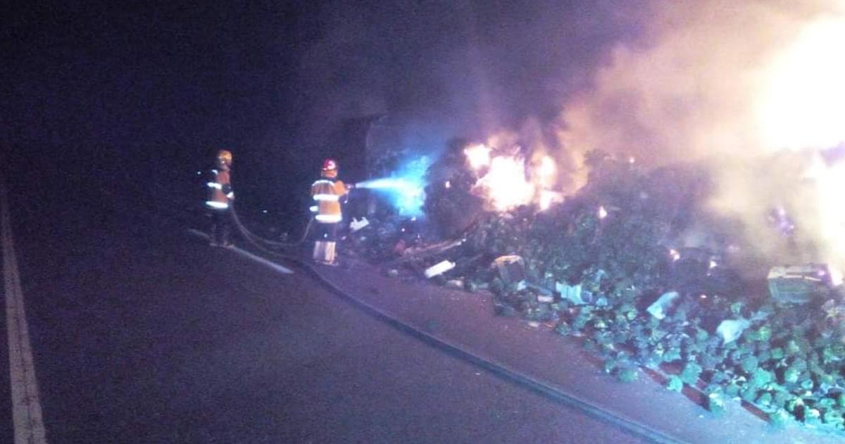 Arde tráiler en la México-Tuxpan