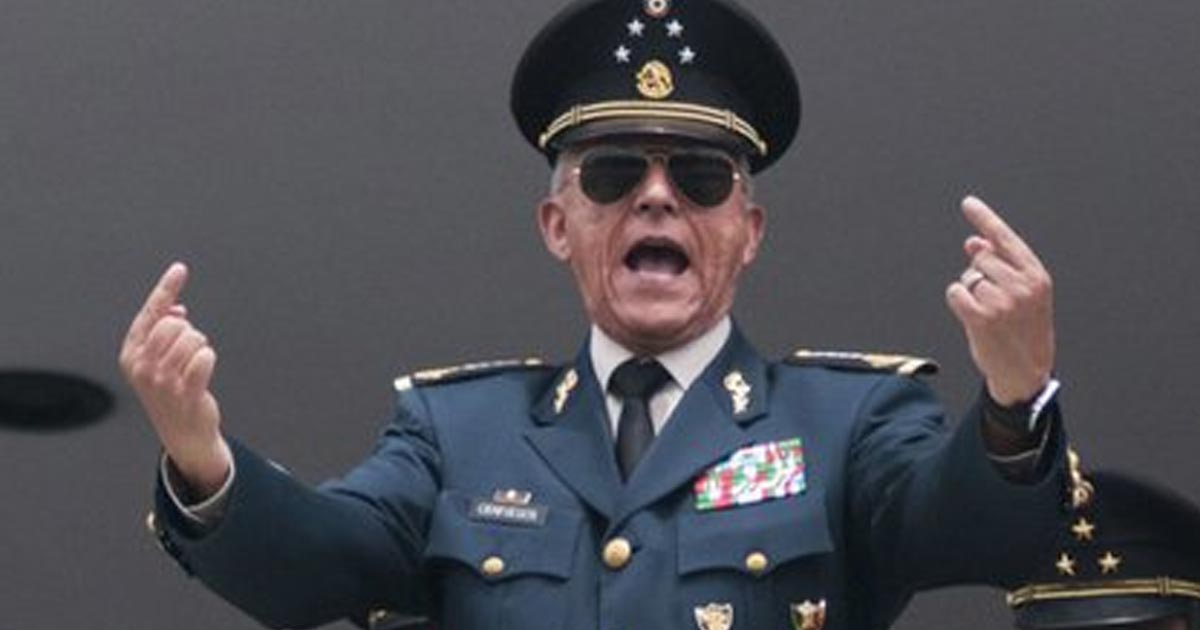 Detienen al general Cienfuegos