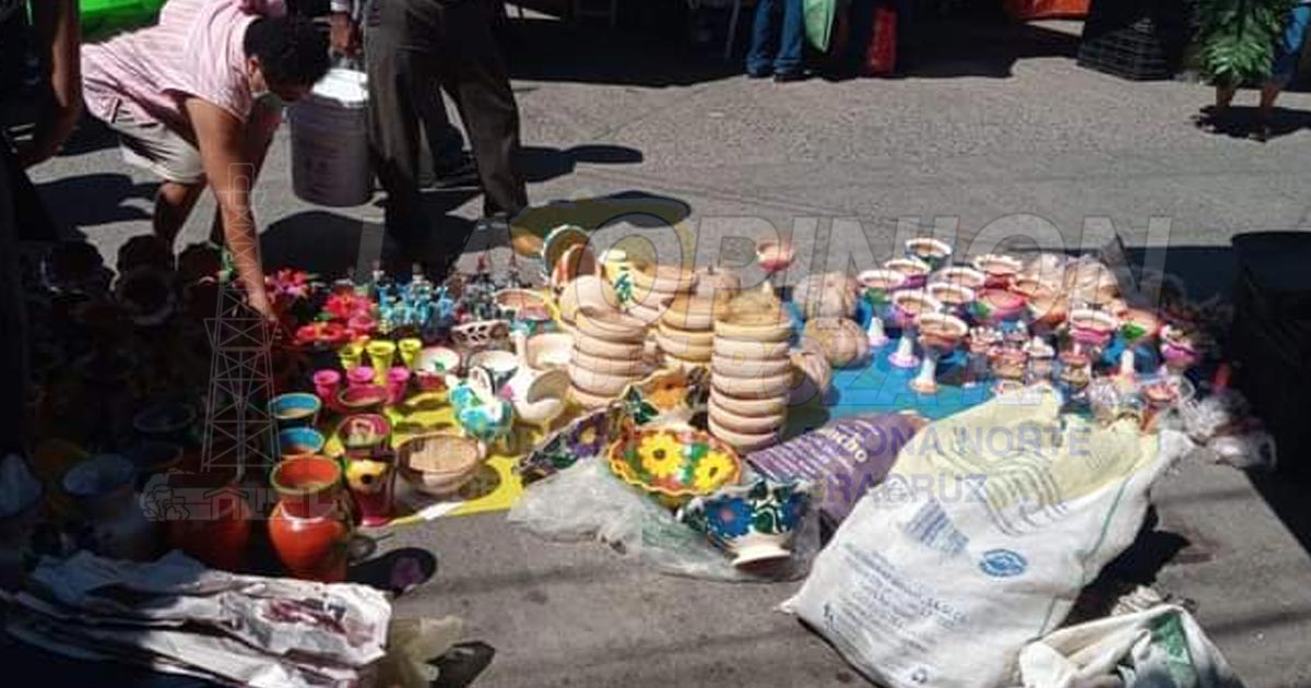 Se preparan para el Día de Muertos en Naranjos