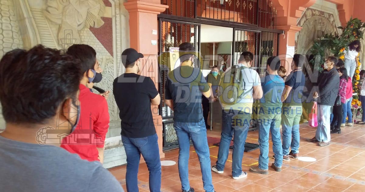 Entregan últimas 19 cartillas a conscriptos de la Clase 2002 en Coatzintla