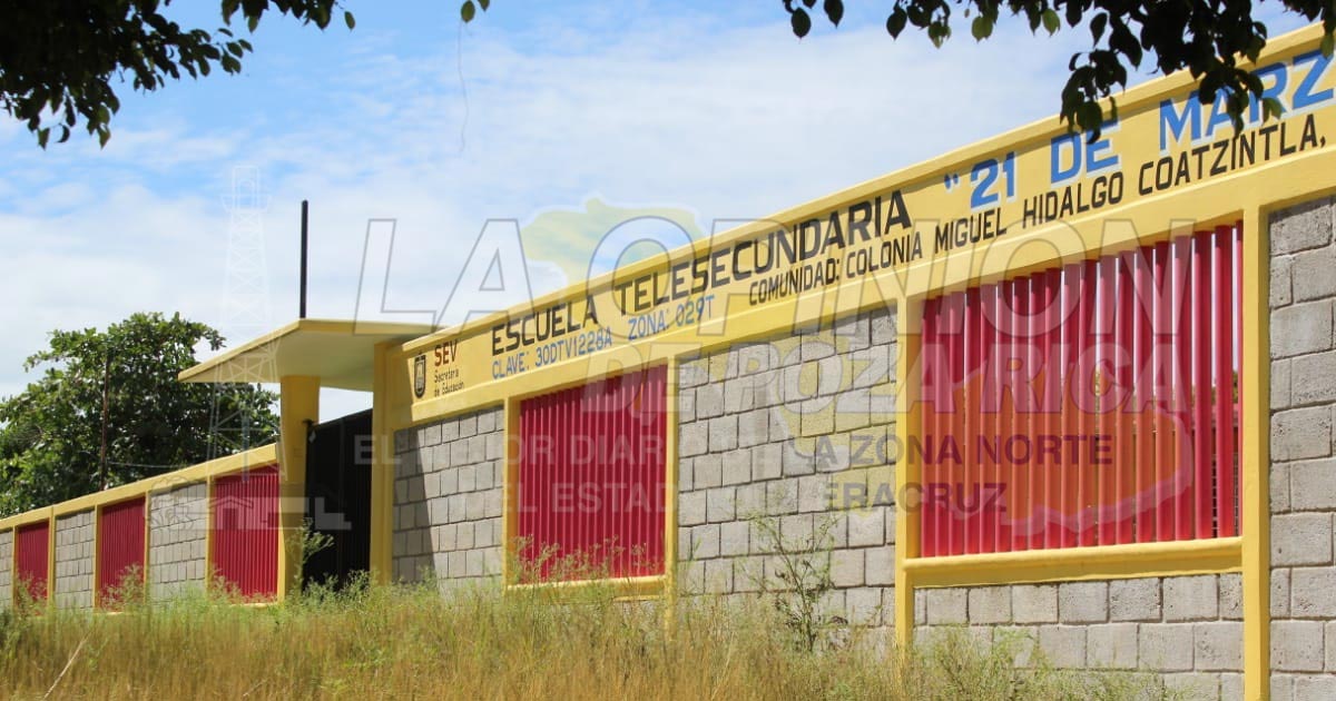 Escrituran más escuelas en el municipio de Coatzintla