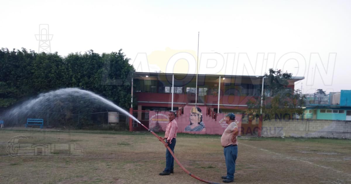 En Tantoyuca, dan mantenimiento a espacios deportivos, pese a contingencia