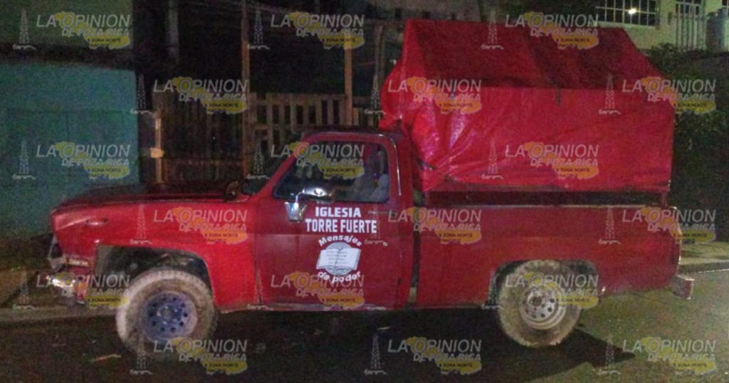 Militar destroza su auto en choque