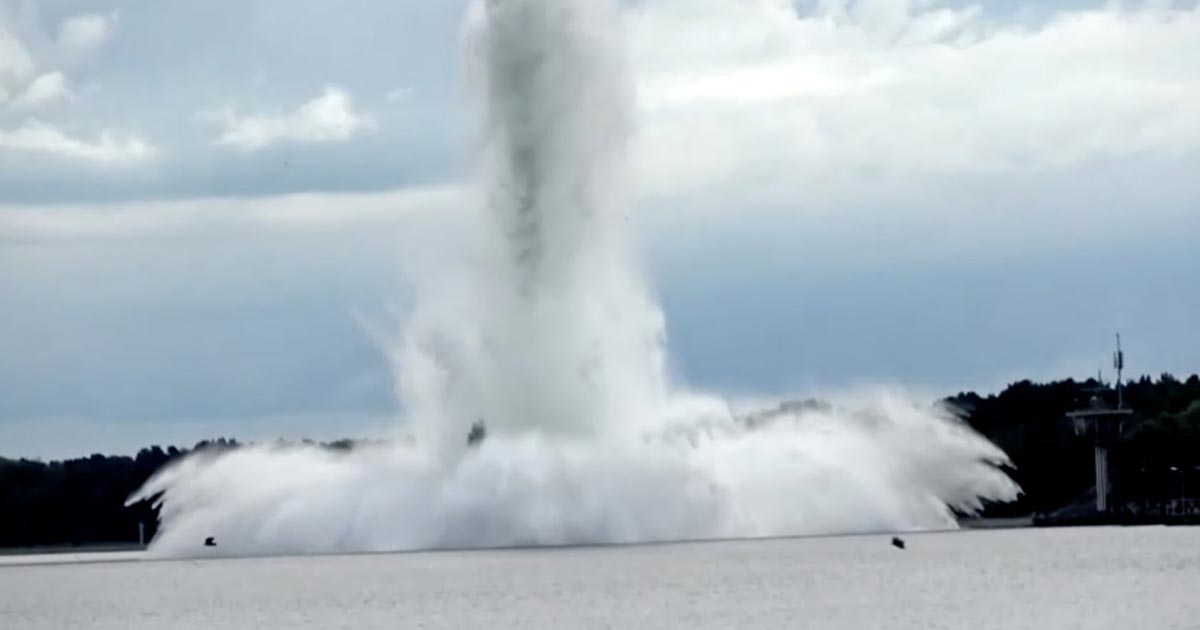 Captan explosión de bomba de la Segunda Guerra Mundial