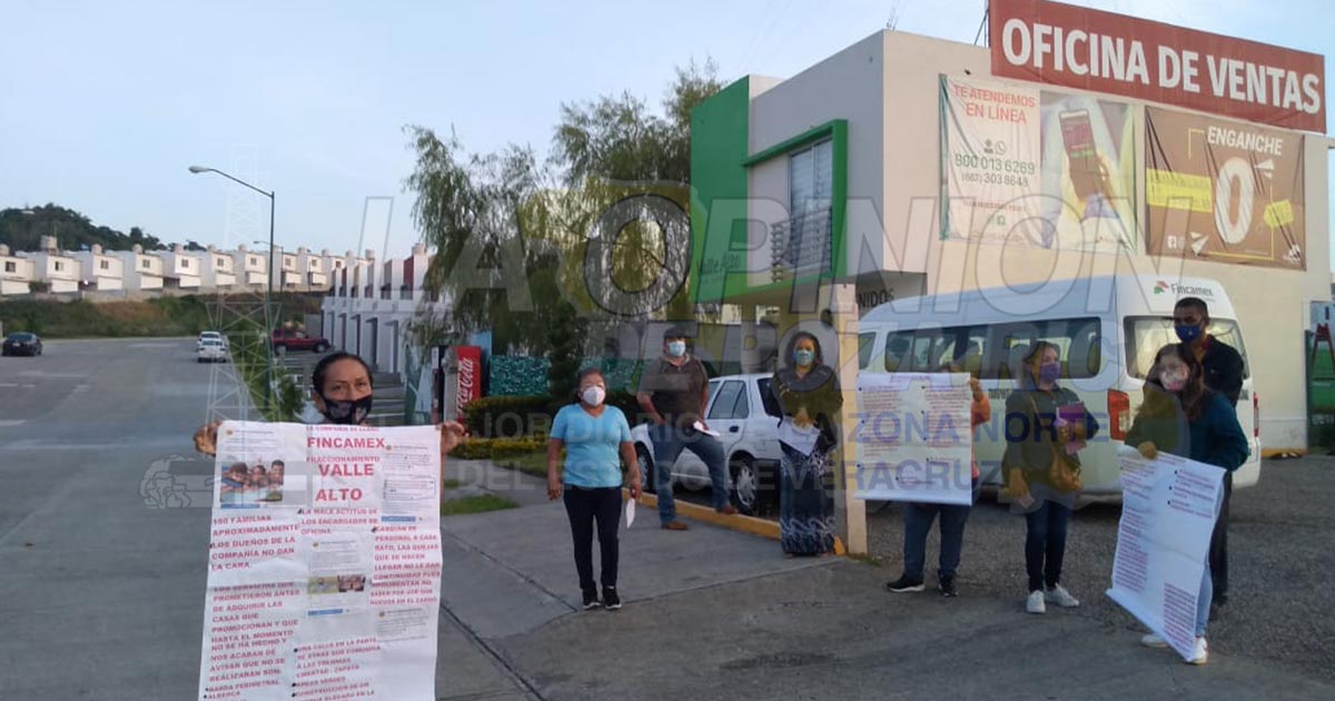 Protestan residentes del fraccionamiento Valle Alto