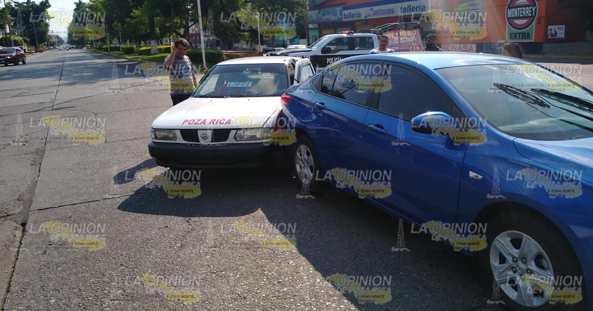 Taxista quería pasar rápido