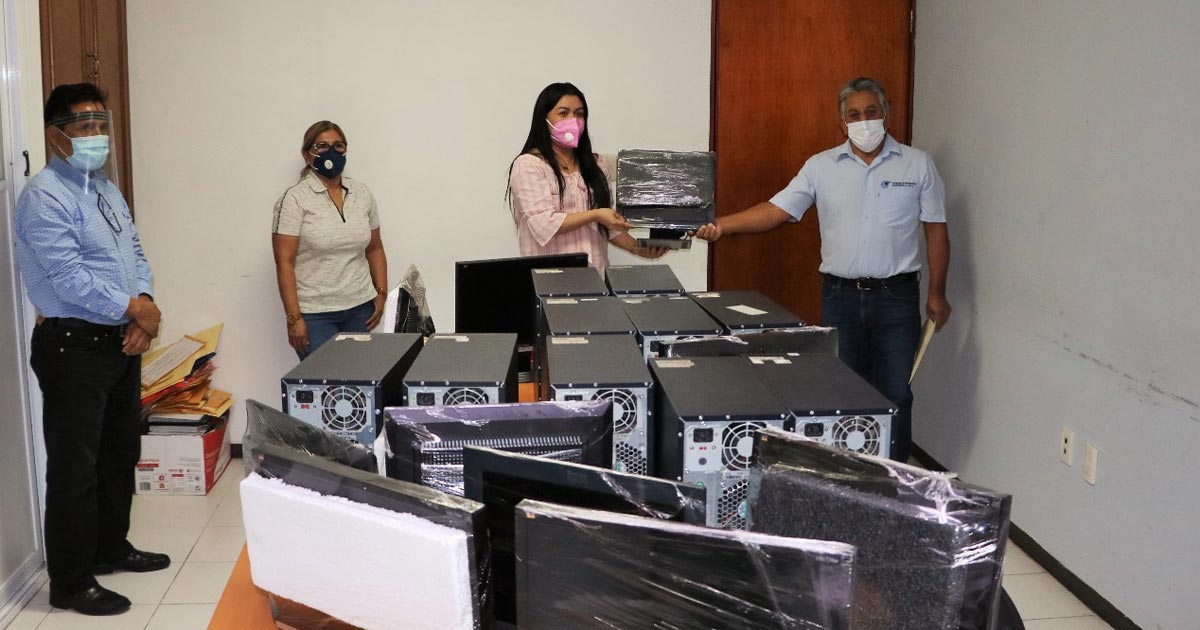 Tendrán computadora para estudiar en casa