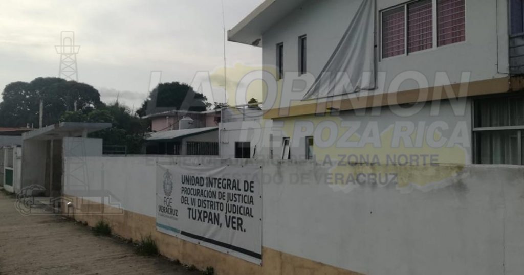 Ladrones se apoderan de un coche