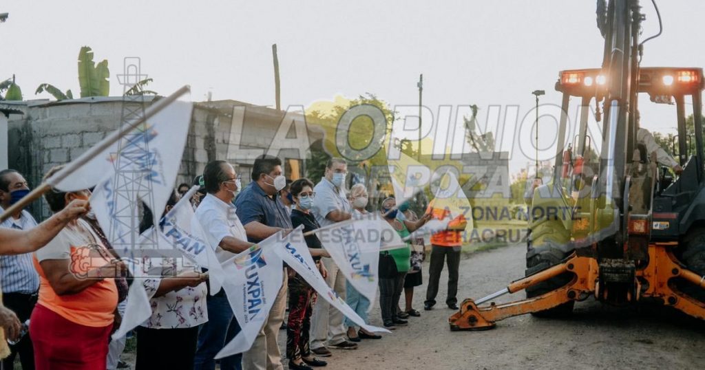Alcalde de Tuxpan entrega más obras