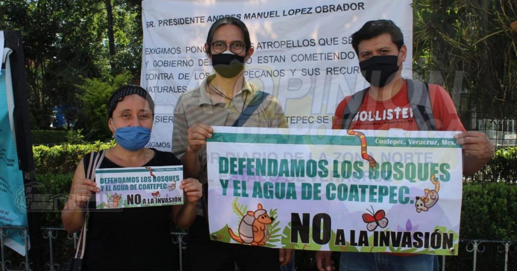 Demandan coatepecanos freno a invasión de Bosque de Niebla