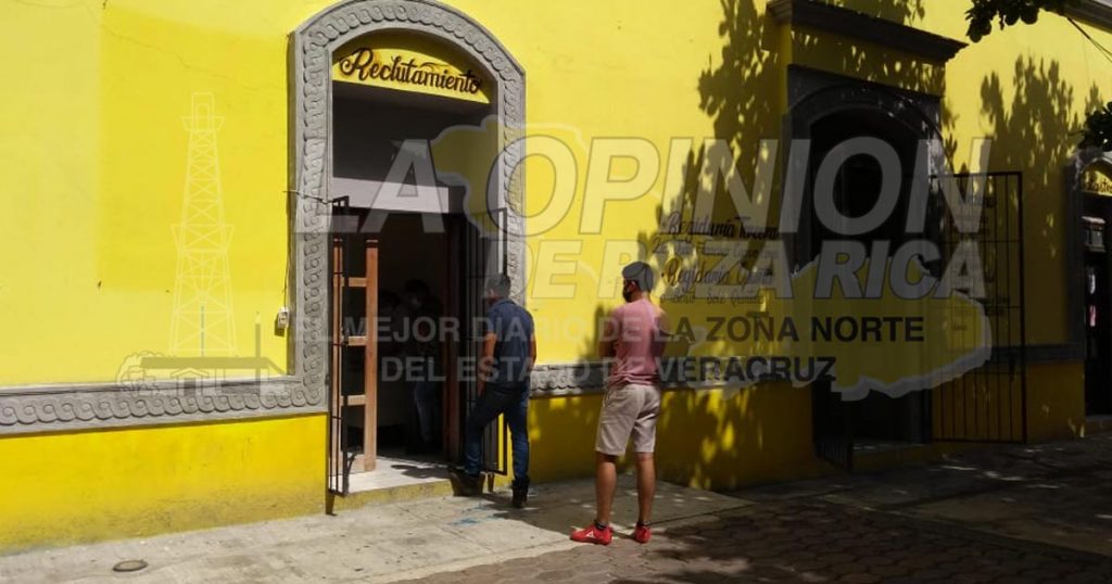 Se les durmió el gallo a los conscriptos