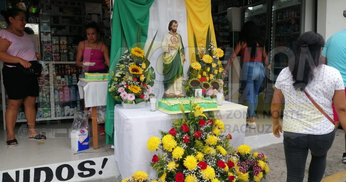 Prevalece fe en los tihuatecos, adaptándose a la nueva modalidad