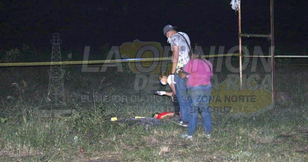 Tiran otro cadáver en la curva del brinco del tigre en Martínez de la Torre