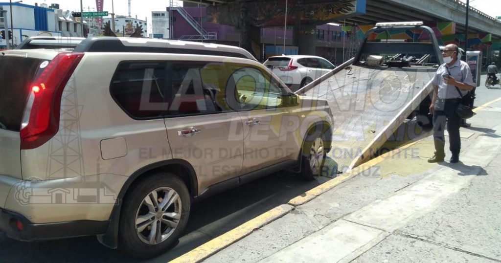 Desafían a Tránsito; les responden con grúa