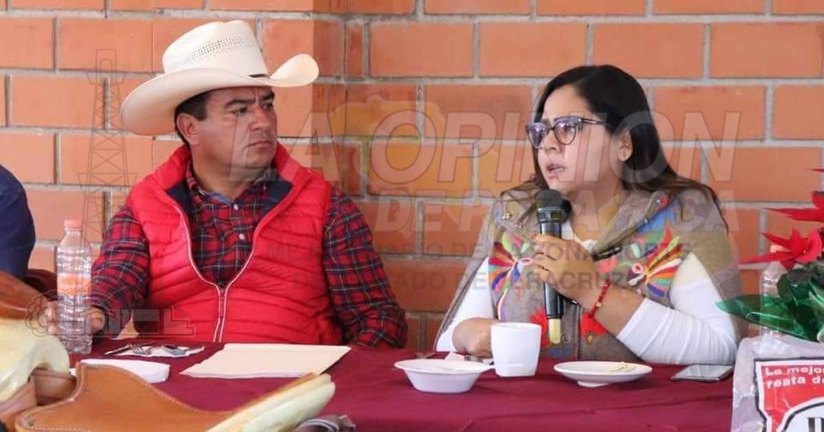 Le quitan privilegios a ex alcalde