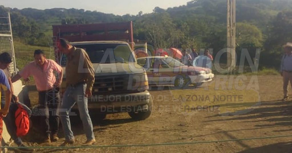 Bloquean antiguo camino a Tamiahua