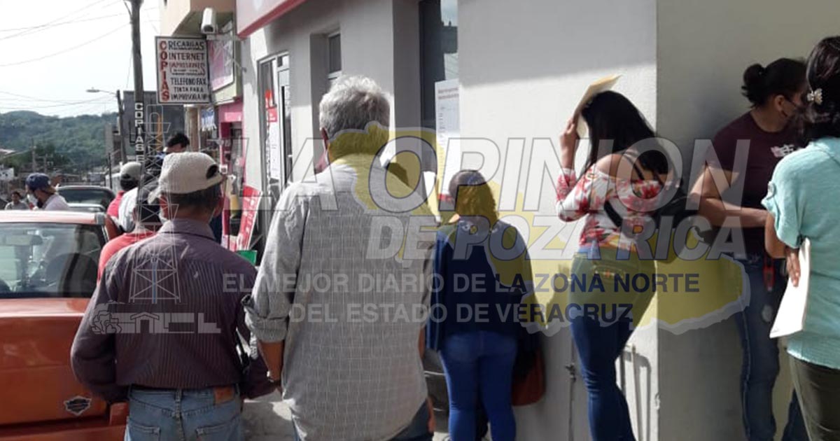 Aglomeraciones en bancos de Tihuatlán