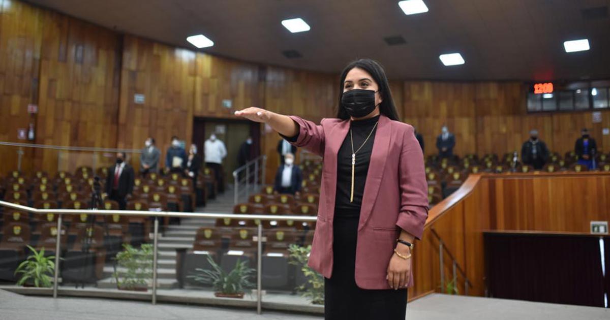 Asume Libni Sánchez el cargo de diputada por Camerino Z. Mendoza
