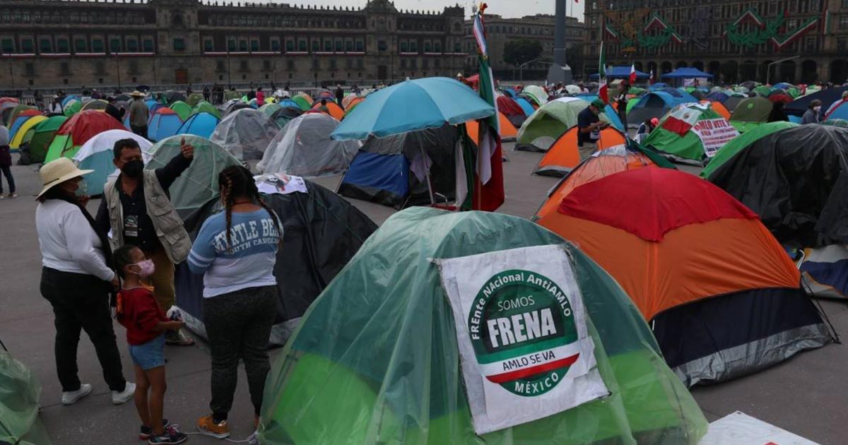 AMLO garantiza a FRENAAA derecho a manifestarse