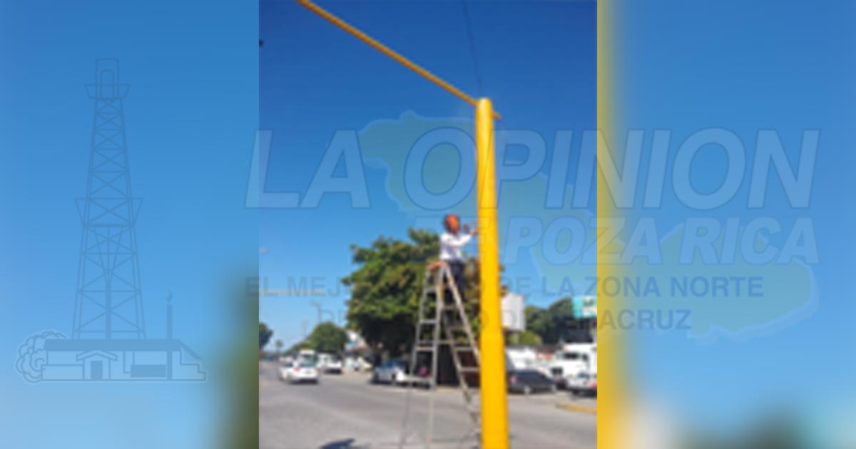 Continúa la modernización de Semáforos en Poza Rica