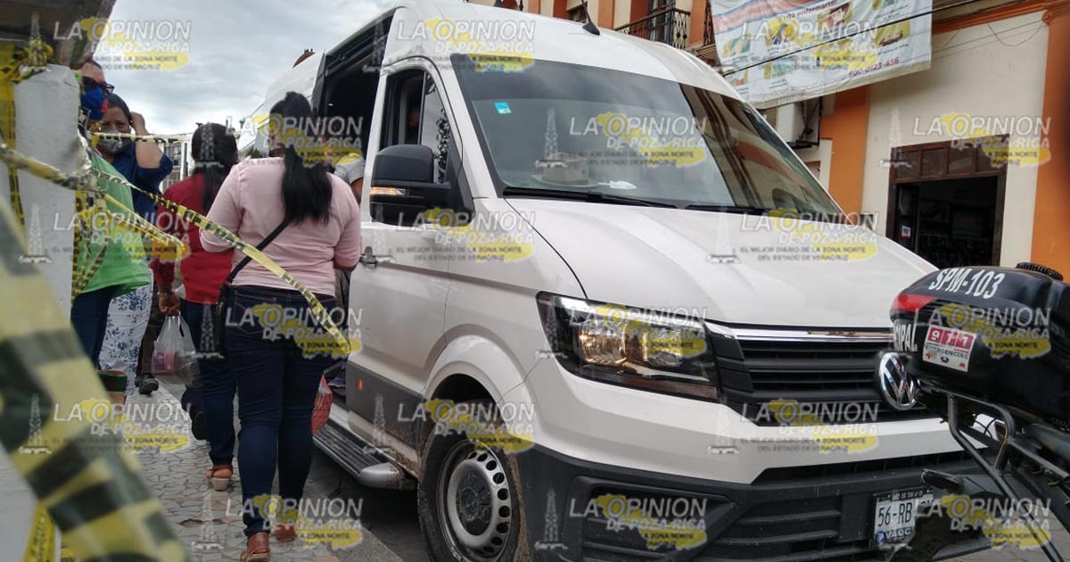 Delincuentes les roban a turistas