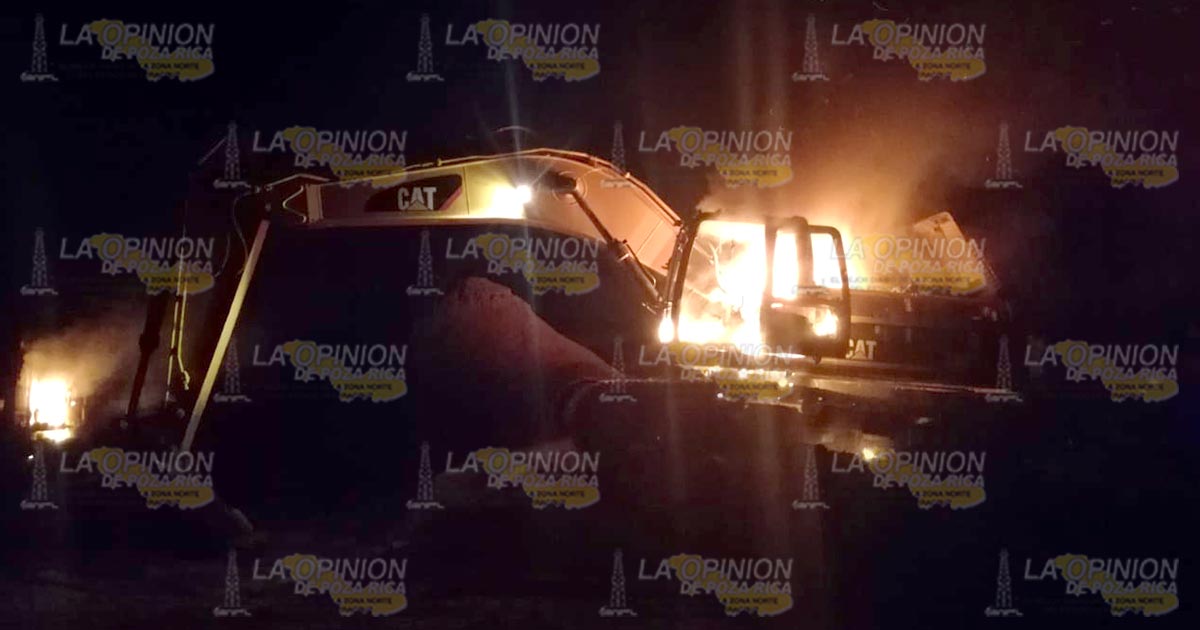 Prende fuego a maquinaria pesada