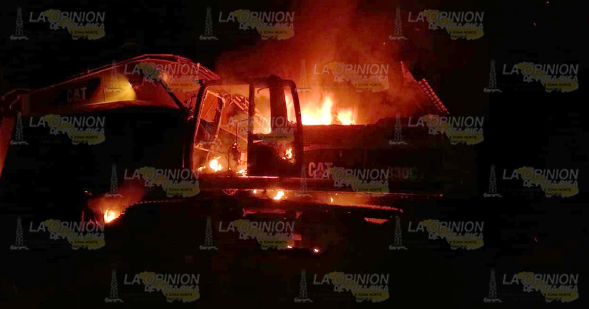 Se quema maquinaria pesada