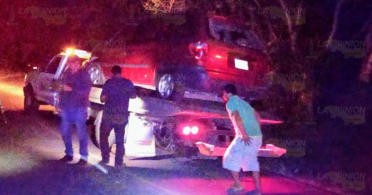 Un lesionado en volcadura de camioneta