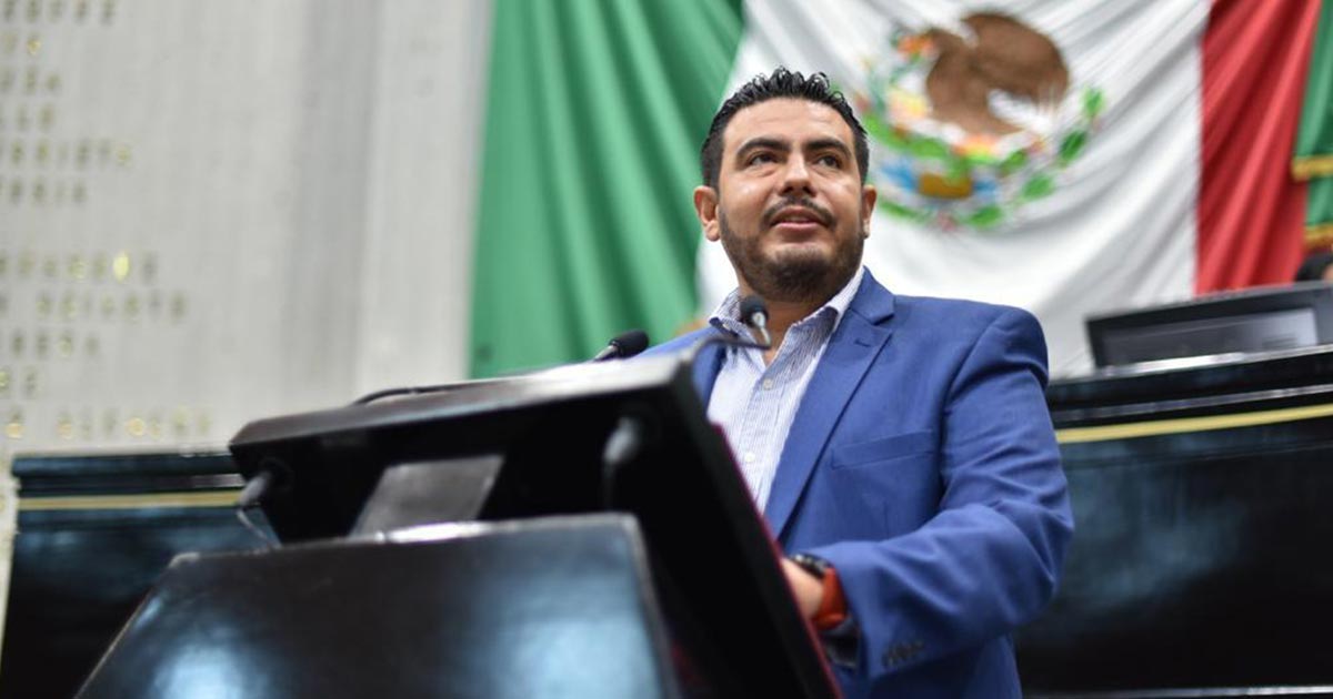 Subsidiarían a adultos mayores el 50% del costo de licencias de conducir