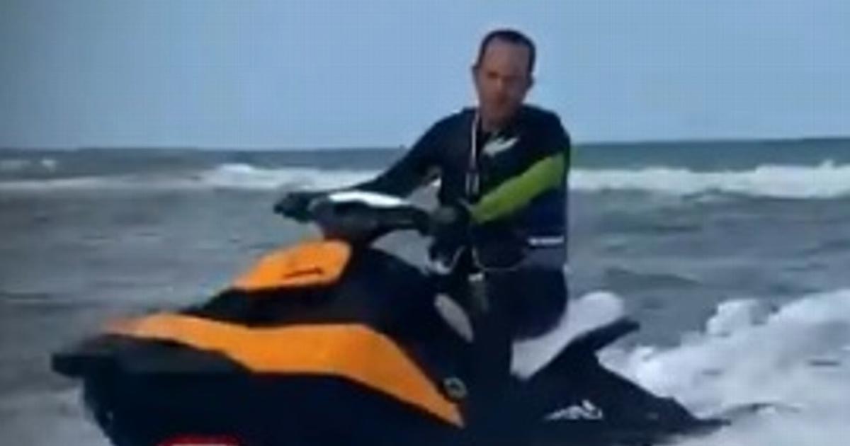 Bermúdez Zurita disfruta su libertad rompiendo olas (Video)