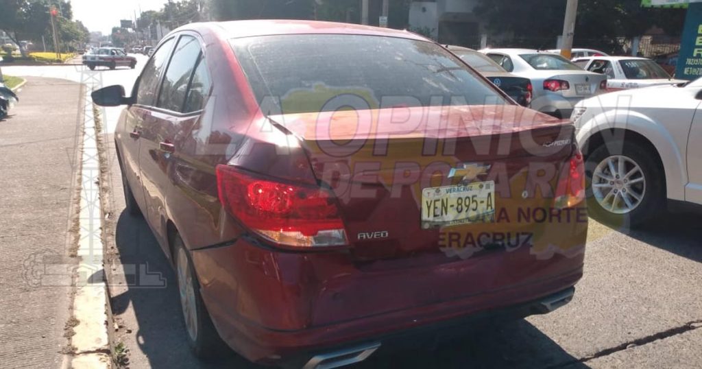 Cherokee choca por alcance a un Aveo en Poza Rica