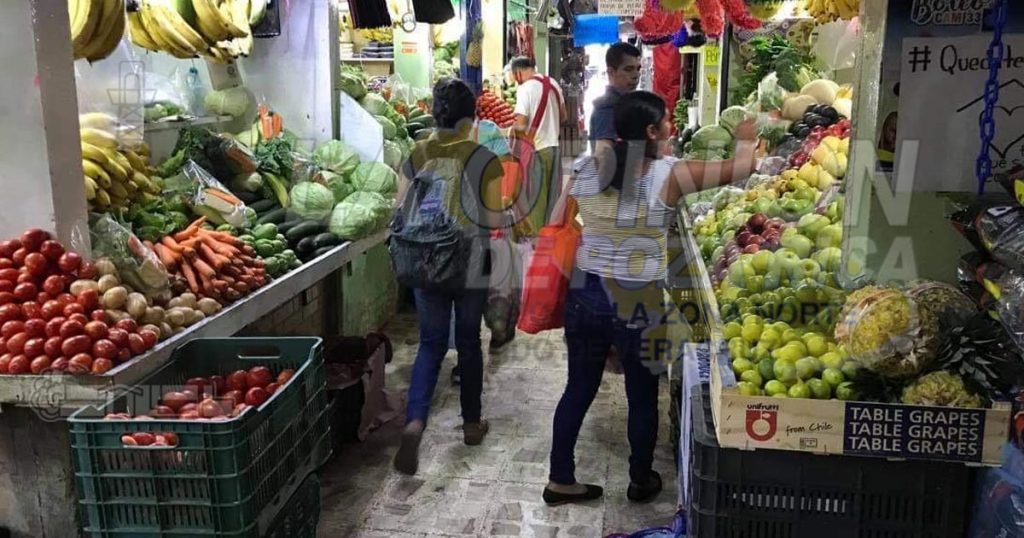 Comerciantes se preparan Para la época decembrina