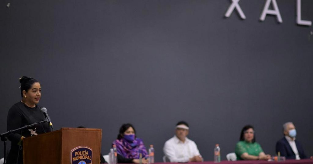 Congreso, comprometido con derechos de las mujeres: Linares Capitanachi