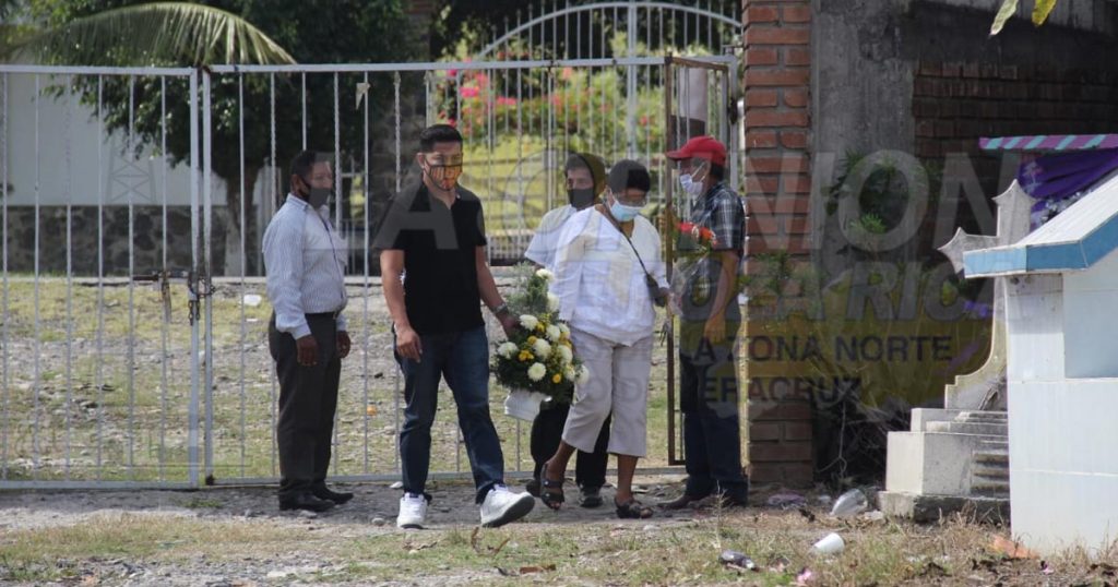 Un día de muertos sin algarabía