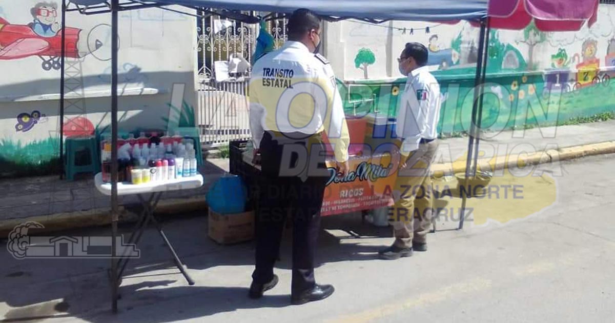 Ponen en regla a comerciantes invaden la vía pública