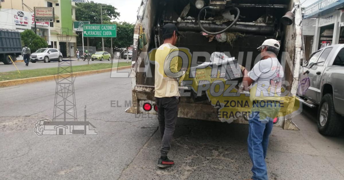 Camión recolector de basura, mezcla desechos orgánicos