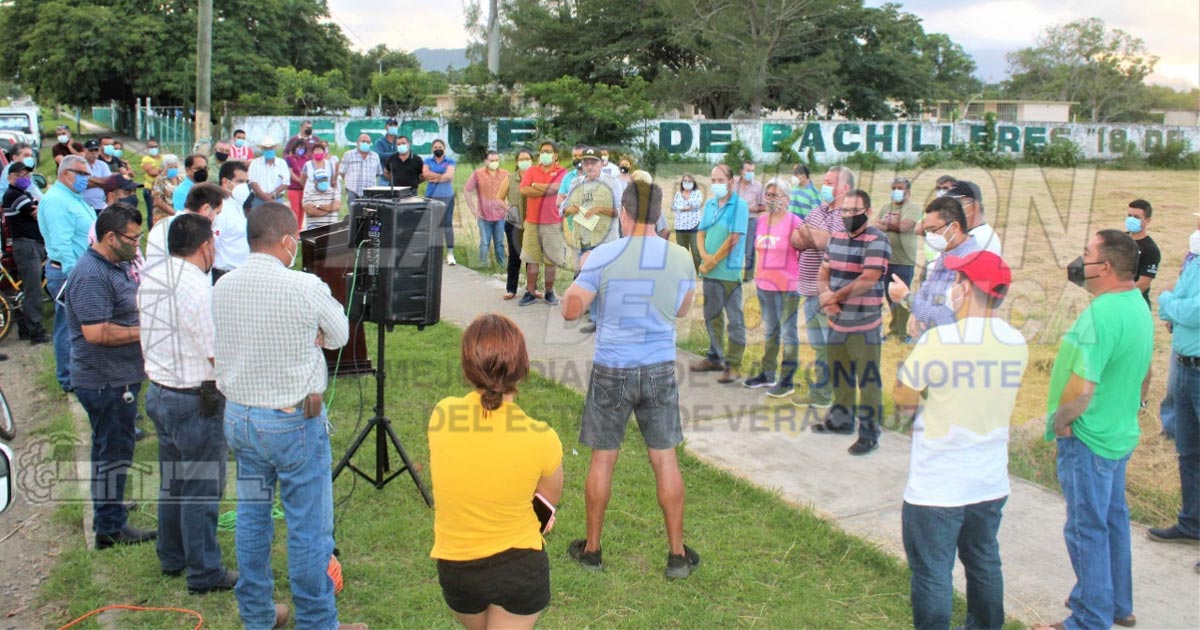 Tendrán cancha de futbol en la colonia Petrolera de Naranjos