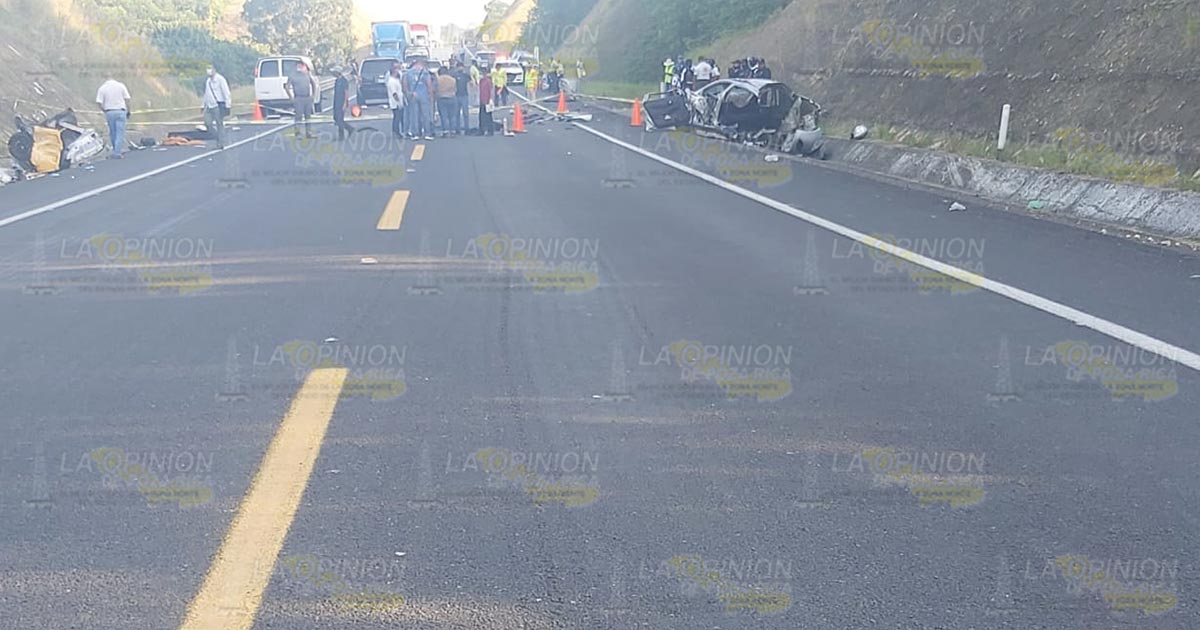 Se mata una familia en choque automovilístico, en Papantla