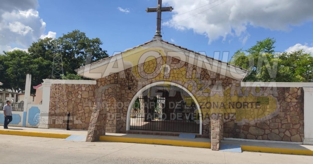 Cierre de cementerios pega a vendedores de flores