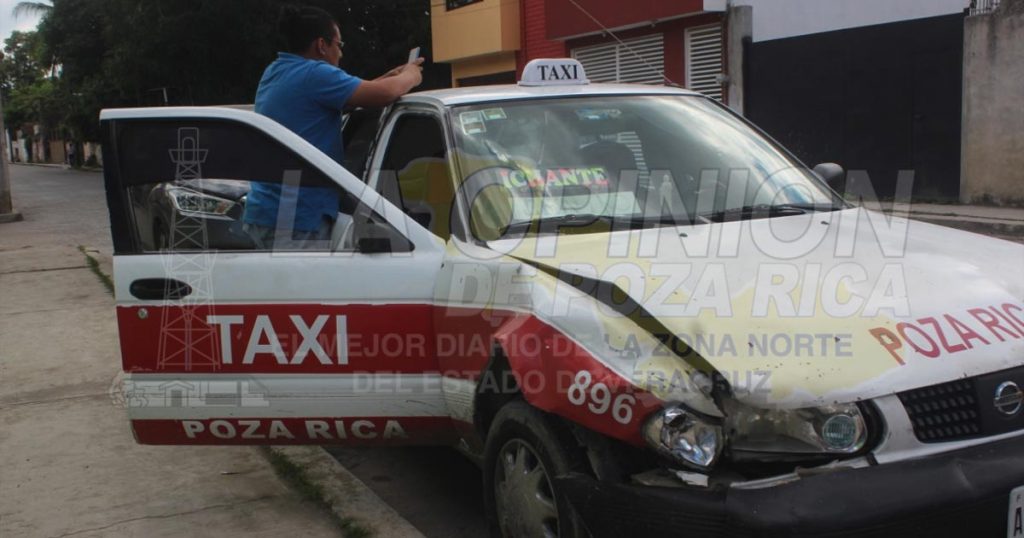 Taxi provoca choque en Poza Rica