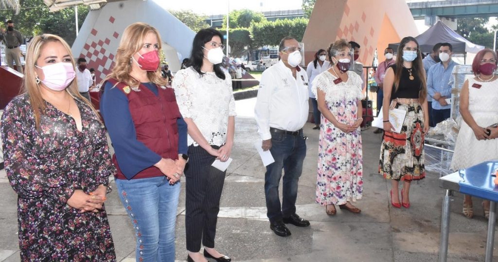 Entregan proyectos productivos en Poza Rica