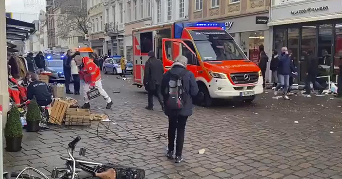 2 muertos por atropellamiento masivo en Alemania (Video)