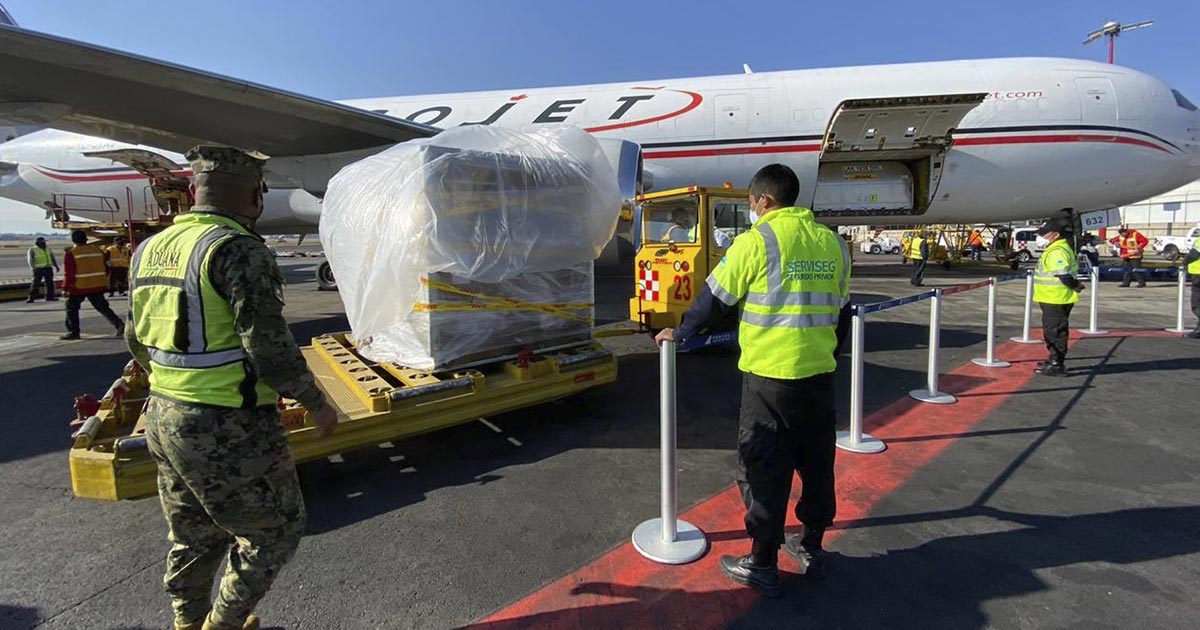 Llega a México cuarto cargamento de vacunas anti-COVID