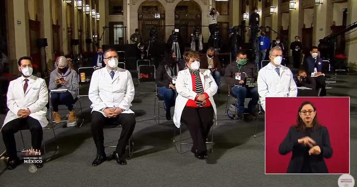 Reconocen con placa a centros médicos COVID