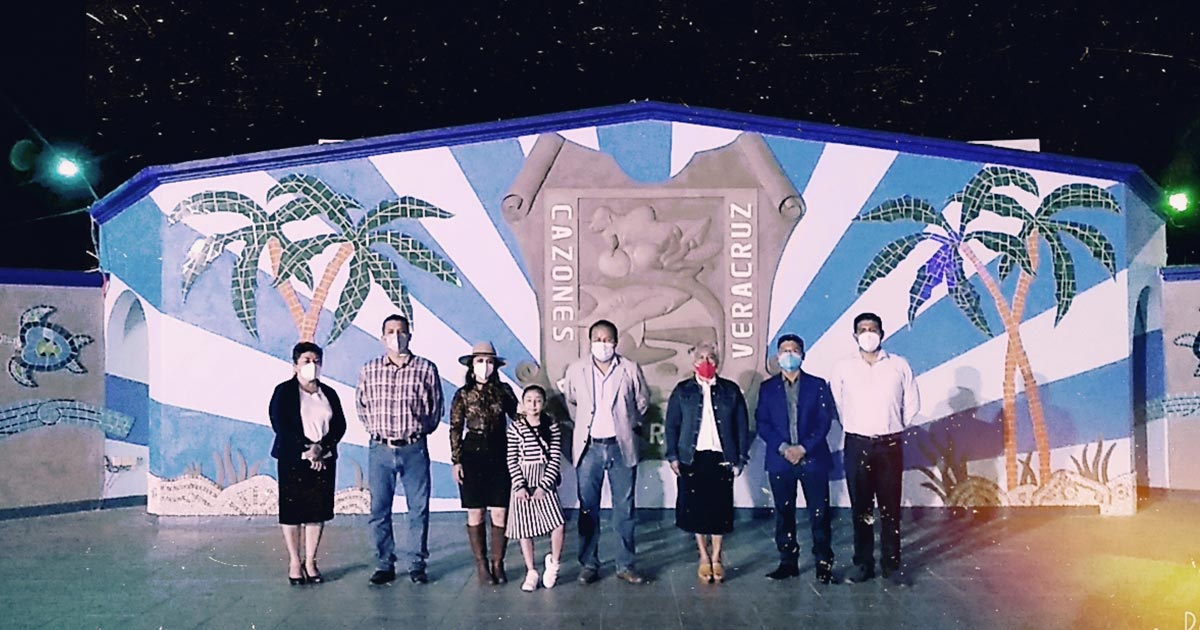 Cazones ya tiene majestuoso mural en el estrado del parque central