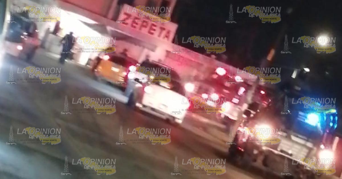 Destroza su automóvil en un fuerte choque