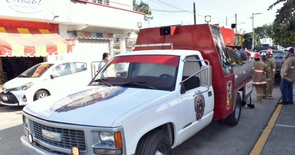 Equipan a bomberos voluntarios