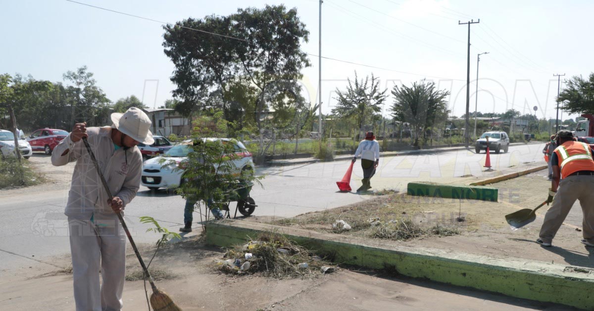 Limpian bulevar González Ortega