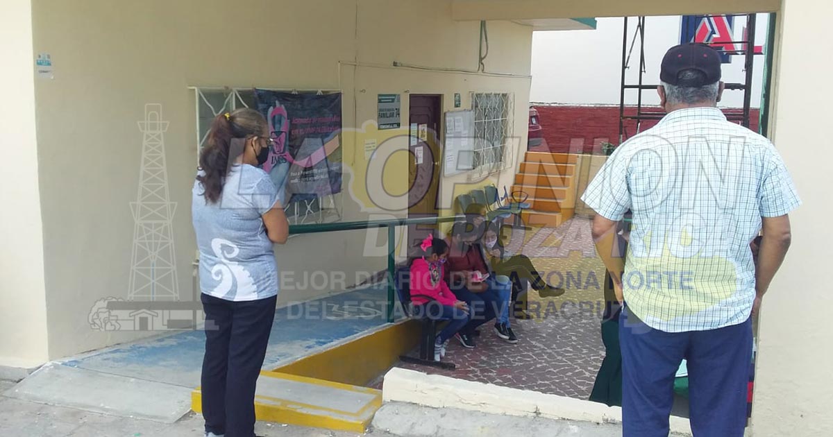 Llaman a vacunarse contra la influenza en la unidad médica del IMSS